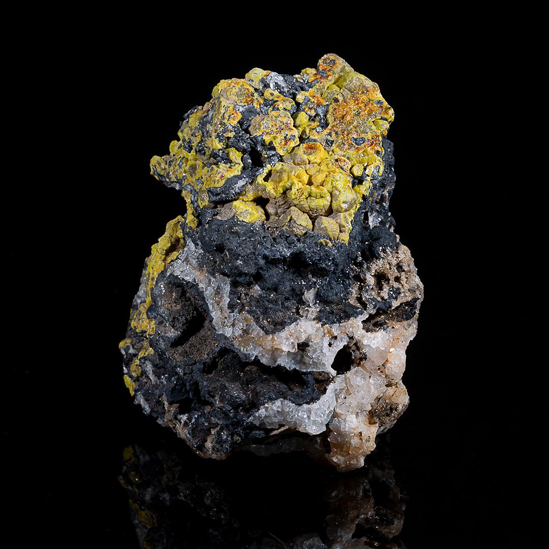 MIMETITE VAR CAMPYLITE & PYROLUSITE