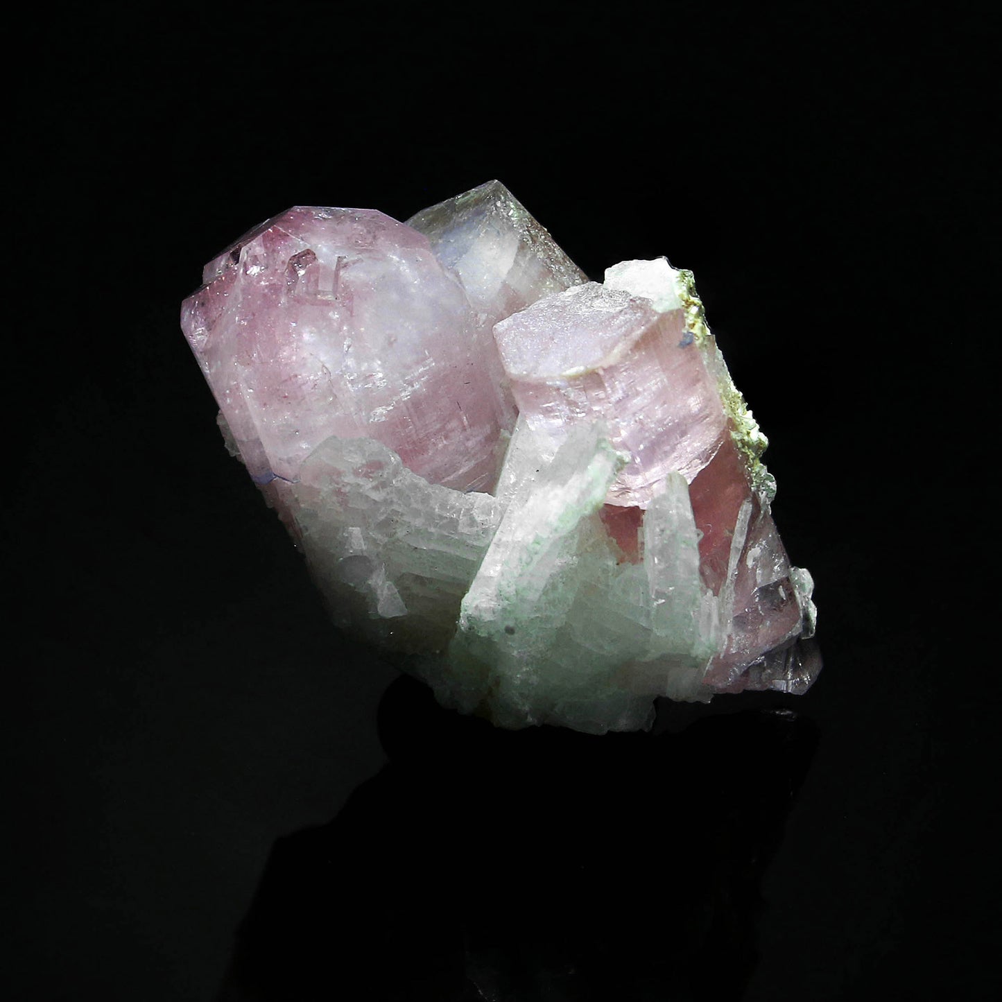 TOURMALINE WITH ALBITE
