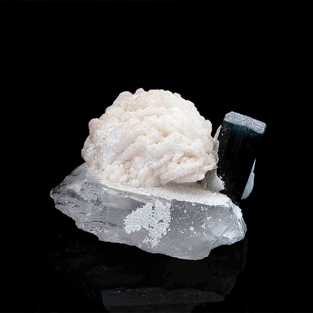 TOURMALINE VAR ELBAITE, QUARTZ & CLEAVELANDITE