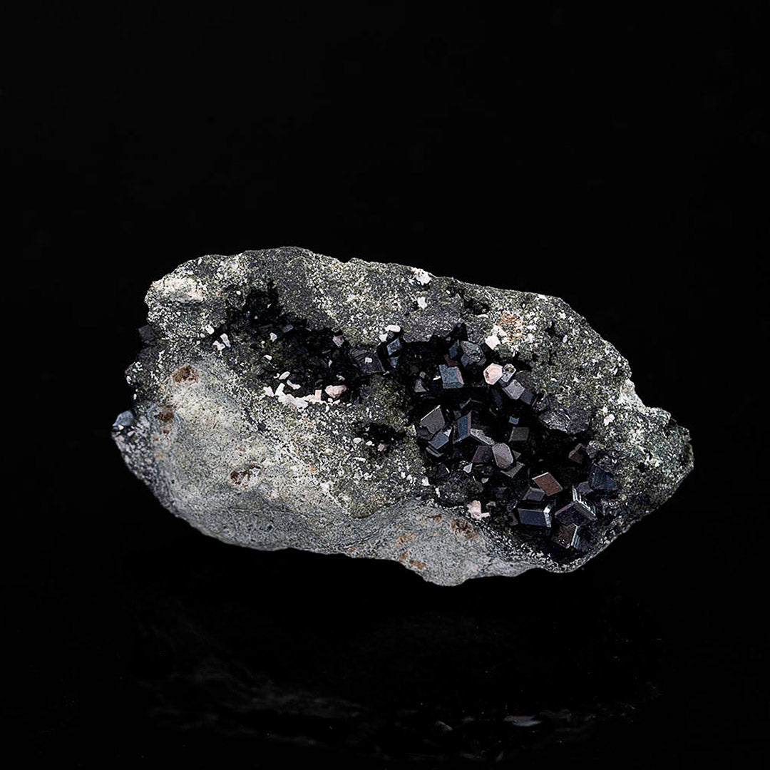 GARNET VAR MELANITE