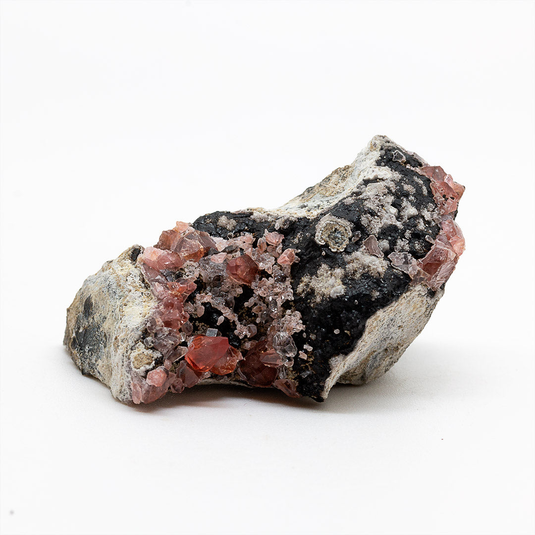 RHODOCHROSITE ON Mn-Fe OXIDE MATRIX