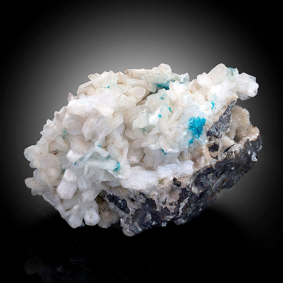 CAVANSITE ON STILBITE