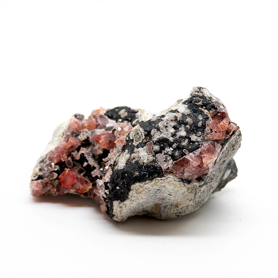 RHODOCHROSITE ON Mn-Fe OXIDE MATRIX
