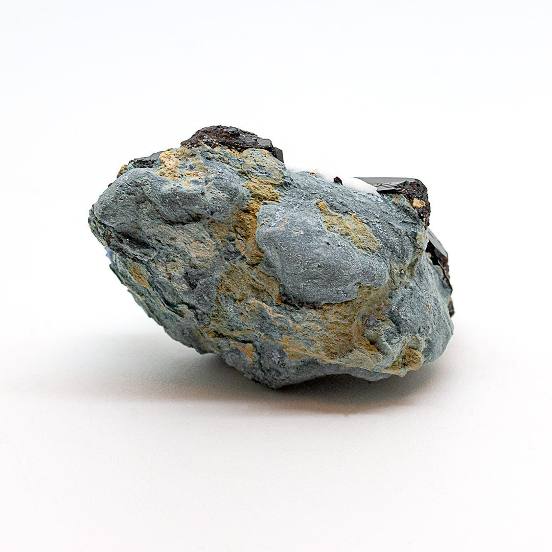 BENITOITE & NEPTUNITE ON NATROLITE