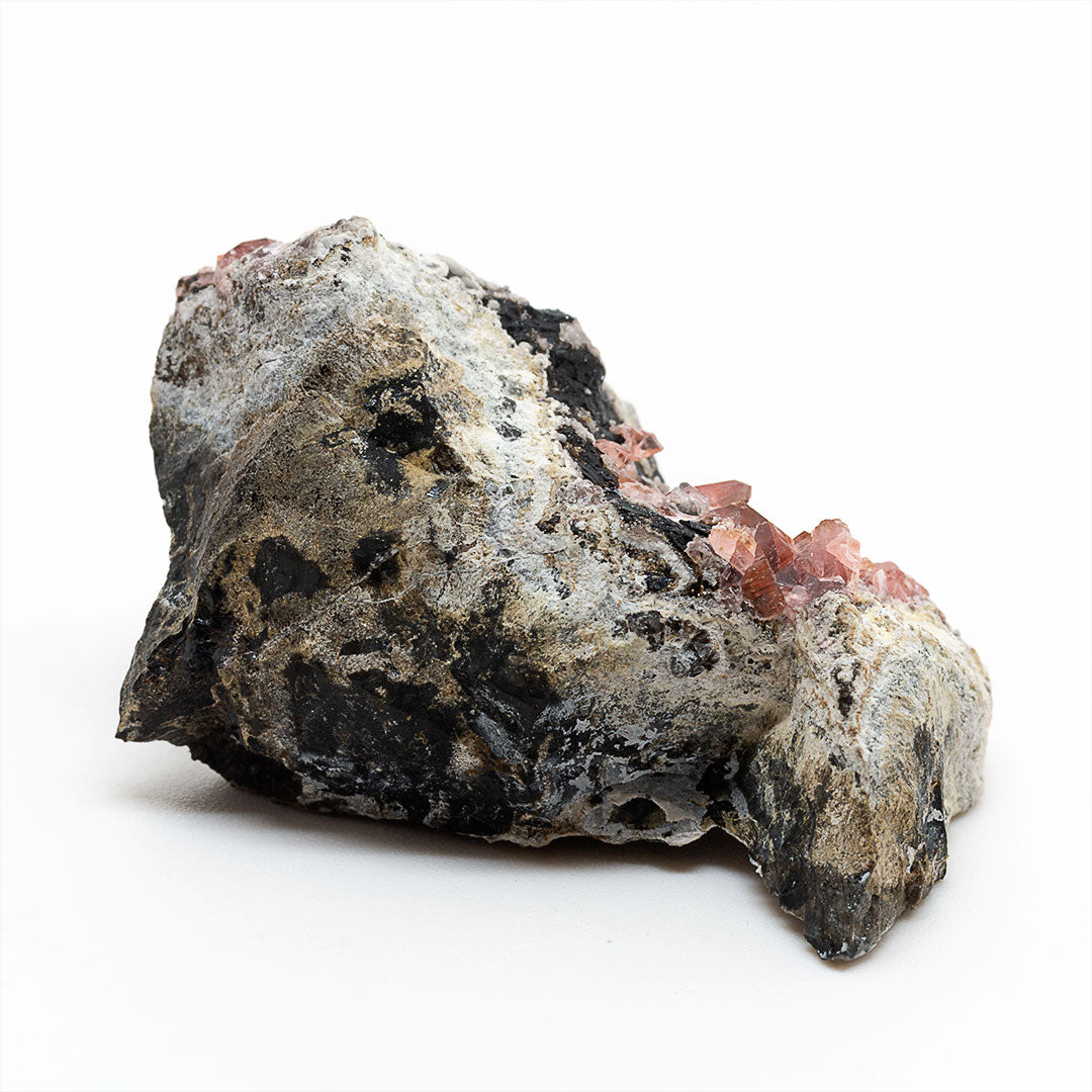 RHODOCHROSITE ON Mn-Fe OXIDE MATRIX
