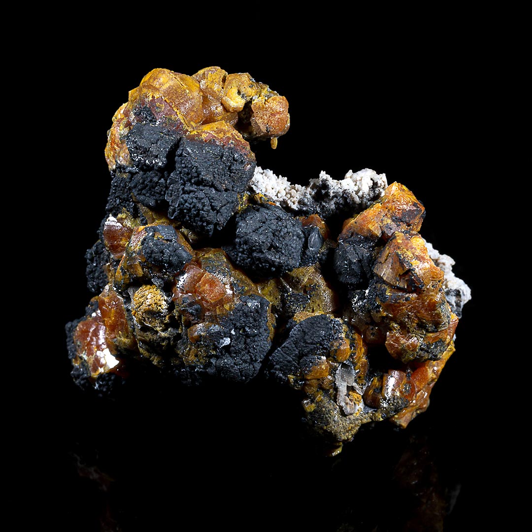 MIMETITE VAR CAMPYLITE, PYROLUSITE & QUARTZ