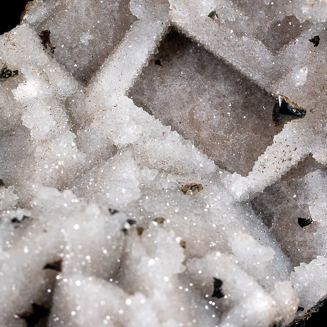 SPHALERITE ON QUARTZ EPIMORPH AFTER FLUORITE