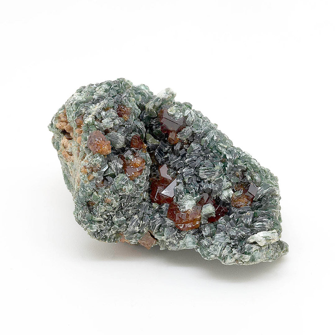 GARNET VAR HESSONITE WITH CLINOCHLORE